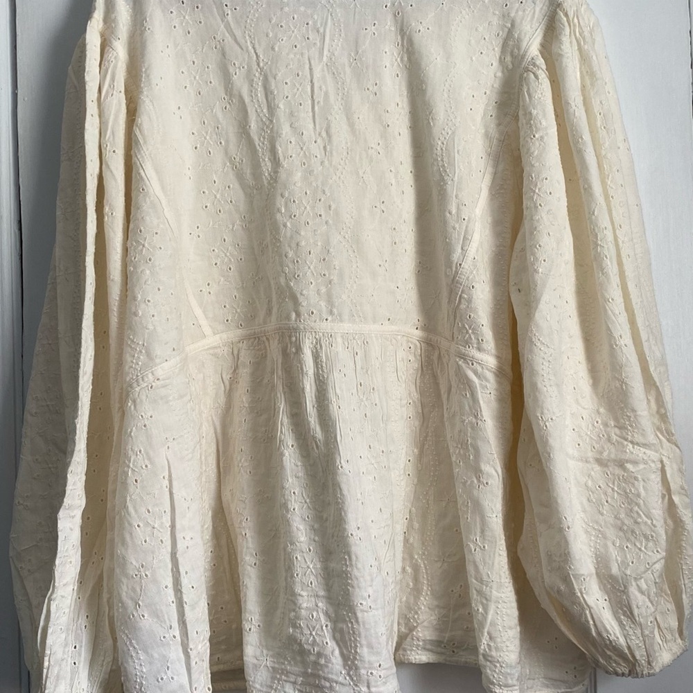 NWT - Old Navy Oversized Blouse with Embroidery Details- Size: 3X - Picture 5 of 16